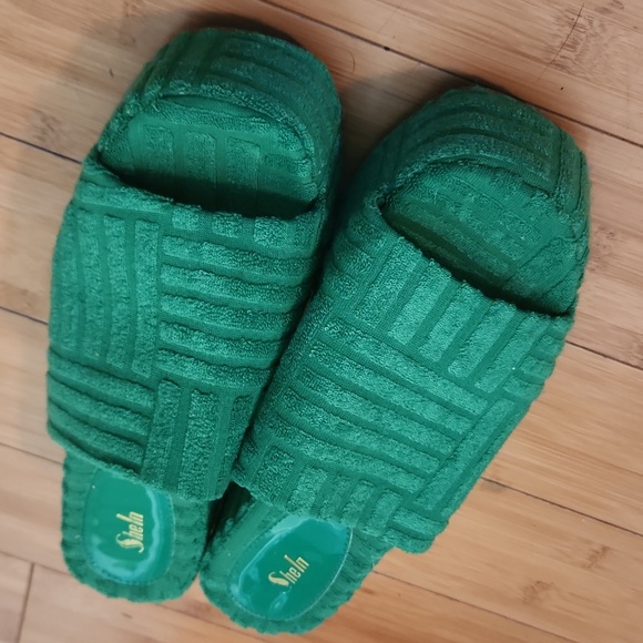 Shoes - Picture 4 of 5